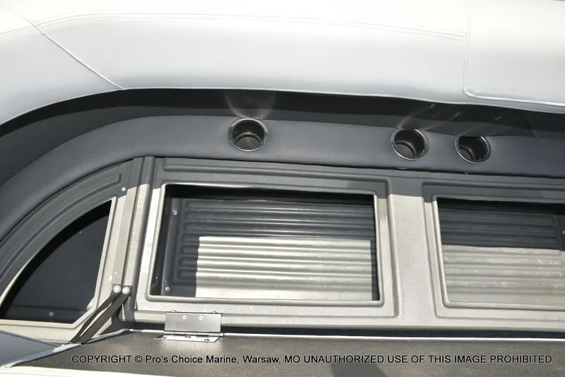 Slide: The Image of Sun Tracker Party Barge 18 DLX 2026 - 52