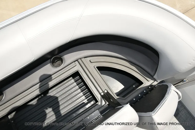 Slide: The Image of Sun Tracker Party Barge 18 DLX 2026 - 56