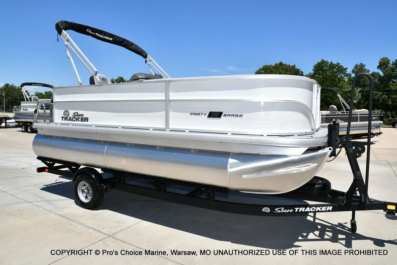 Slide: The Image of Sun Tracker Party Barge 18 DLX 2026 - 57