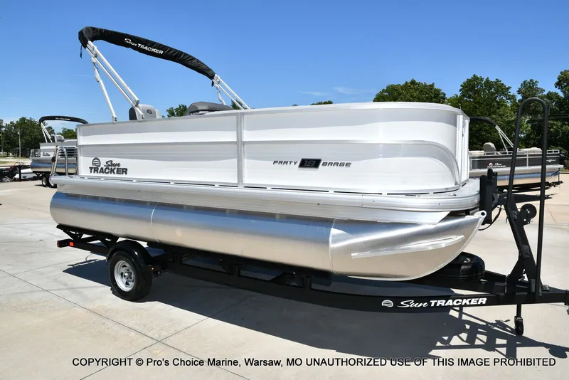 Slide: The Image of Sun Tracker Party Barge 18 DLX 2026 - 58