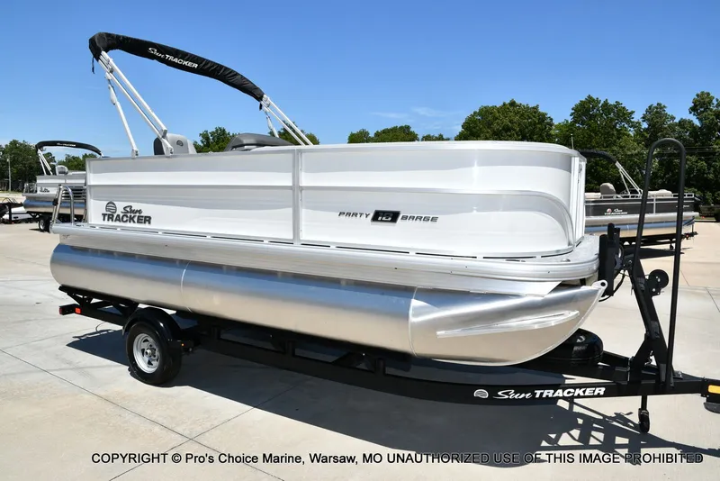 Slide: The Image of Sun Tracker Party Barge 18 DLX 2026 - 59