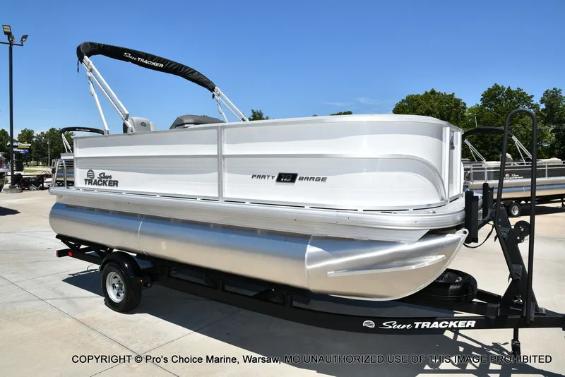 Slide: The Image of Sun Tracker Party Barge 18 DLX 2026 - 60