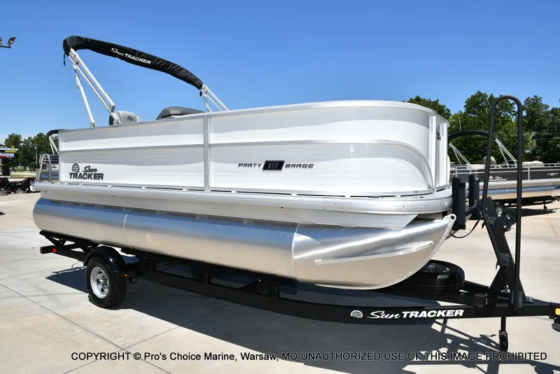 Slide: The Image of Sun Tracker Party Barge 18 DLX 2026 - 61