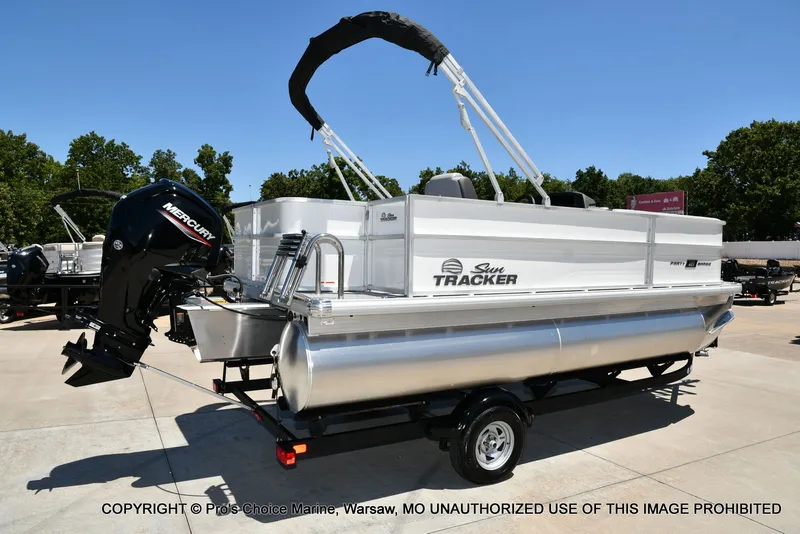 Slide: The Image of Sun Tracker Party Barge 18 DLX 2026 - 67