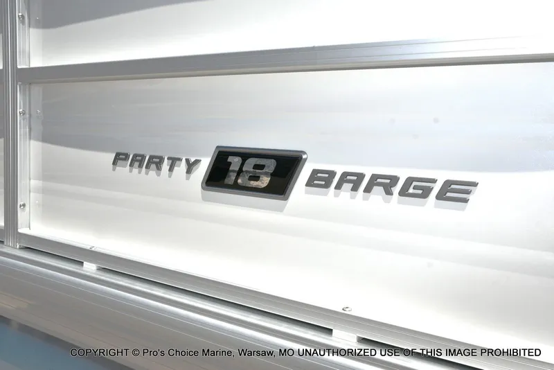 Slide: The Image of Sun Tracker Party Barge 18 DLX 2026 - 69