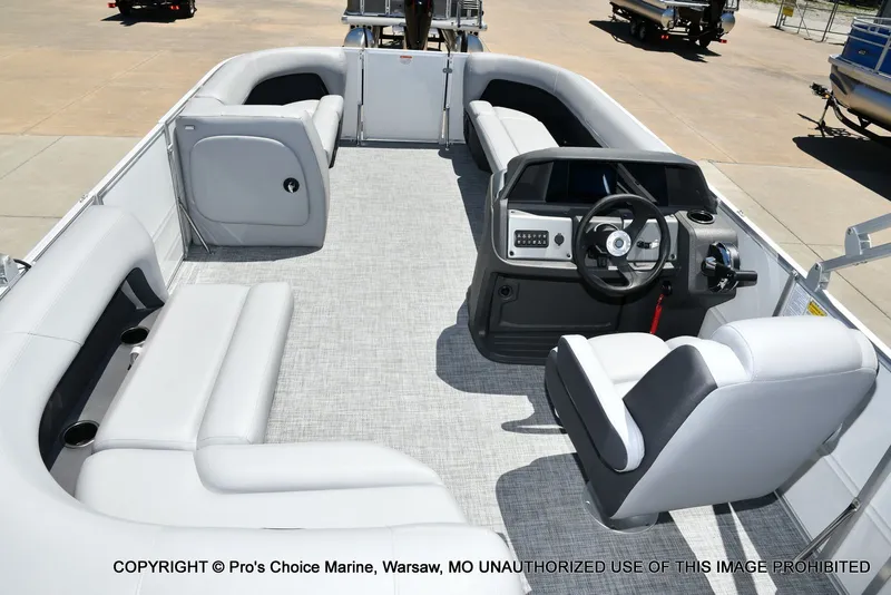 Slide: The Image of Sun Tracker Party Barge 18 DLX 2026 - 7