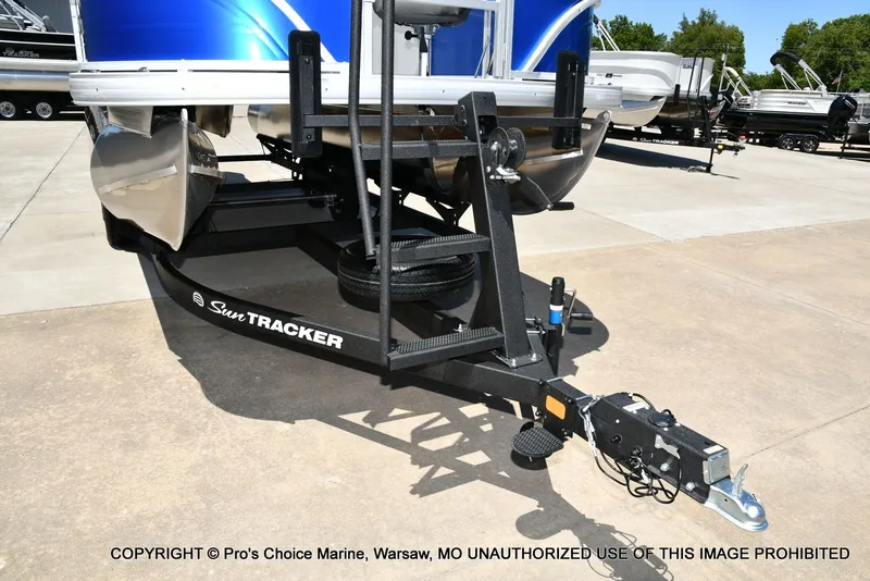 Slide: The Image of Sun Tracker Fishin' Barge 20 DLX 2026 - 22
