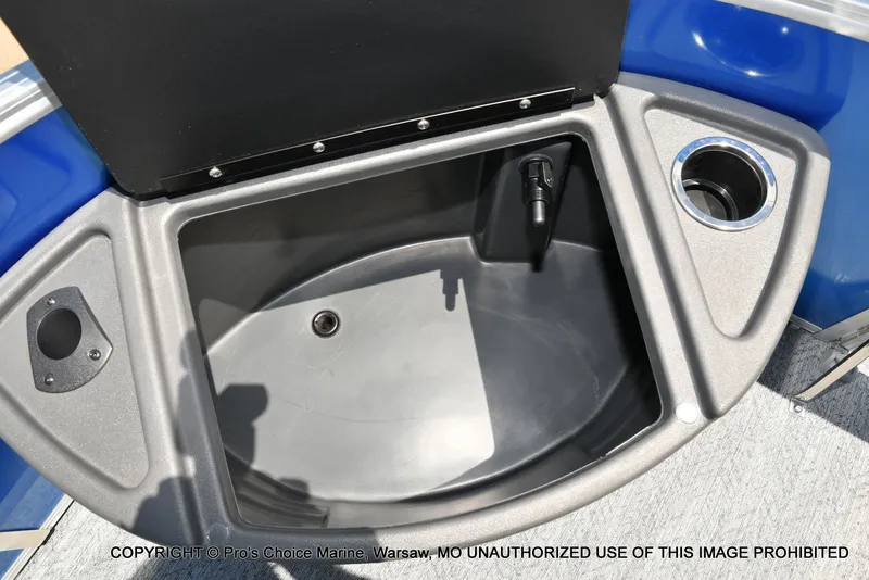 Slide: The Image of Sun Tracker Fishin' Barge 20 DLX 2026 - 32