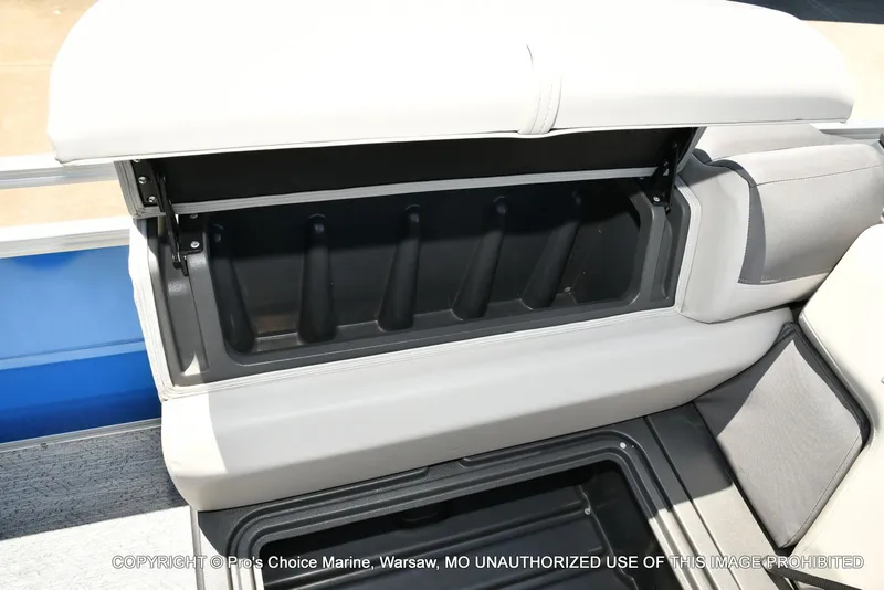 Slide: The Image of Sun Tracker Fishin' Barge 20 DLX 2026 - 39