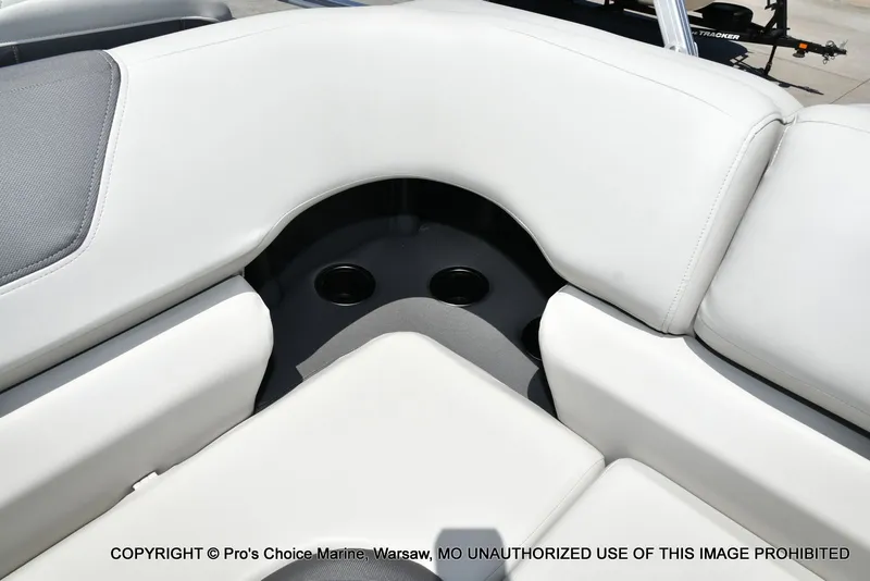 Slide: The Image of Sun Tracker Fishin' Barge 20 DLX 2026 - 46