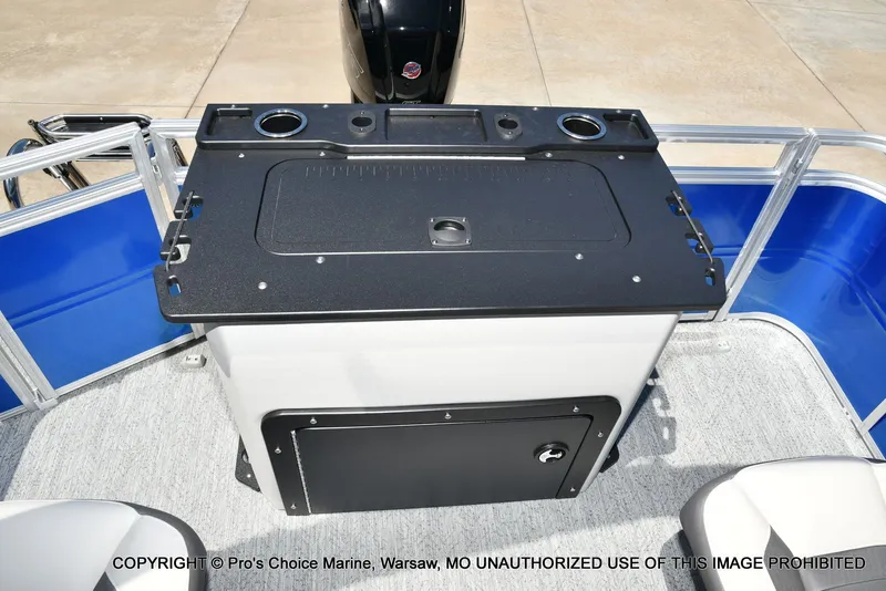 Slide: The Image of Sun Tracker Fishin' Barge 20 DLX 2026 - 54