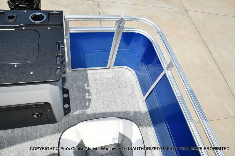 Slide: The Image of Sun Tracker Fishin' Barge 20 DLX 2026 - 66