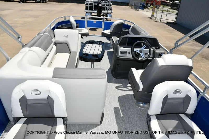 Slide: The Image of Sun Tracker Fishin' Barge 20 DLX 2026 - 69