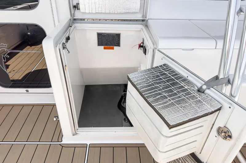 Slide: The Image of Egg Harbor 37 SportYacht 2009 - 62