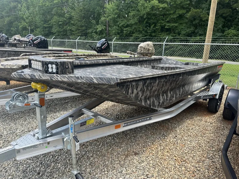 Slide: The Image of Reaper Boats 756 STEP TRANSOM 2026 - 1