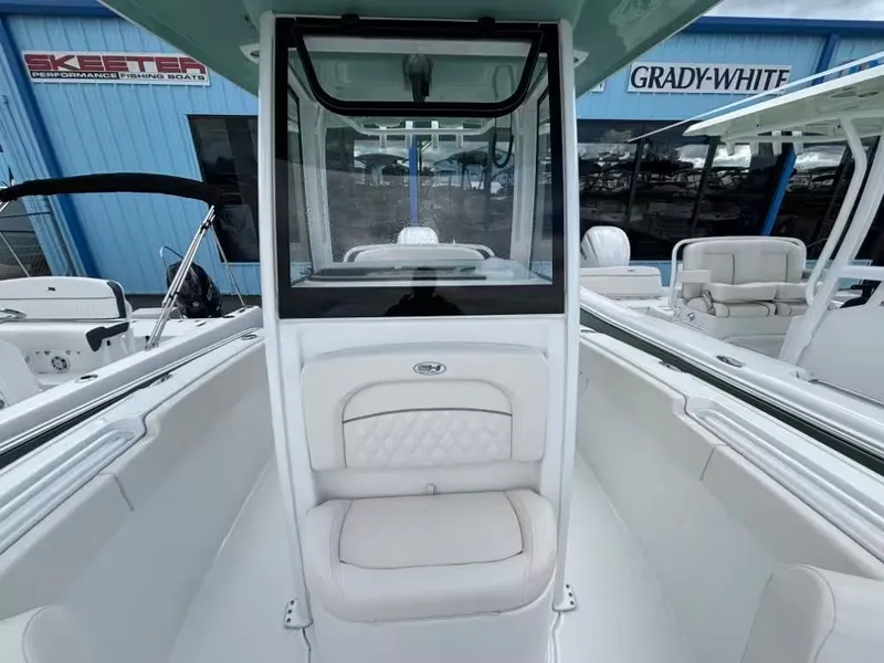 Slide: The Image of Sea Hunt Ultra 245 SE 2026 - 11