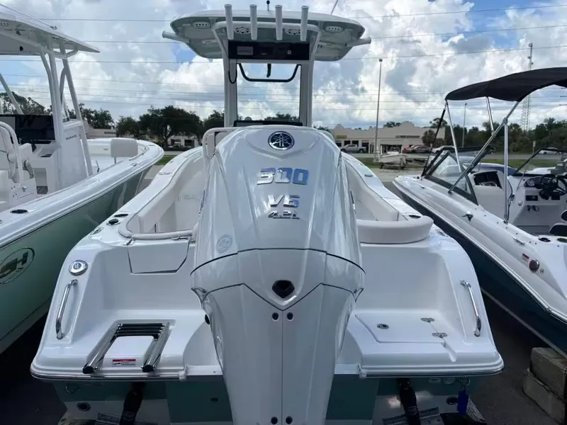 Slide: The Image of Sea Hunt Ultra 245 SE 2026 - 3