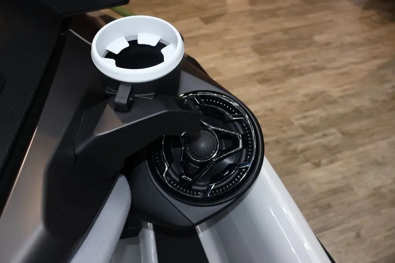 Slide: The Image of Sea-Doo FishPro™ Apex 300 2025 - 9