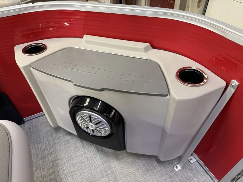 Slide: The Image of Princecraft Sportfisher 21-2S 2025 - 10