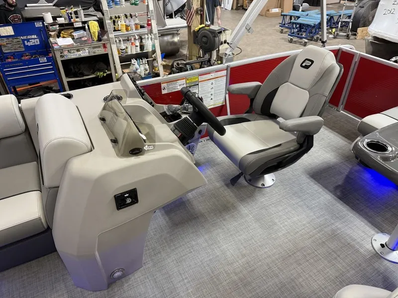 Slide: The Image of Princecraft Sportfisher 21-2S 2025 - 15