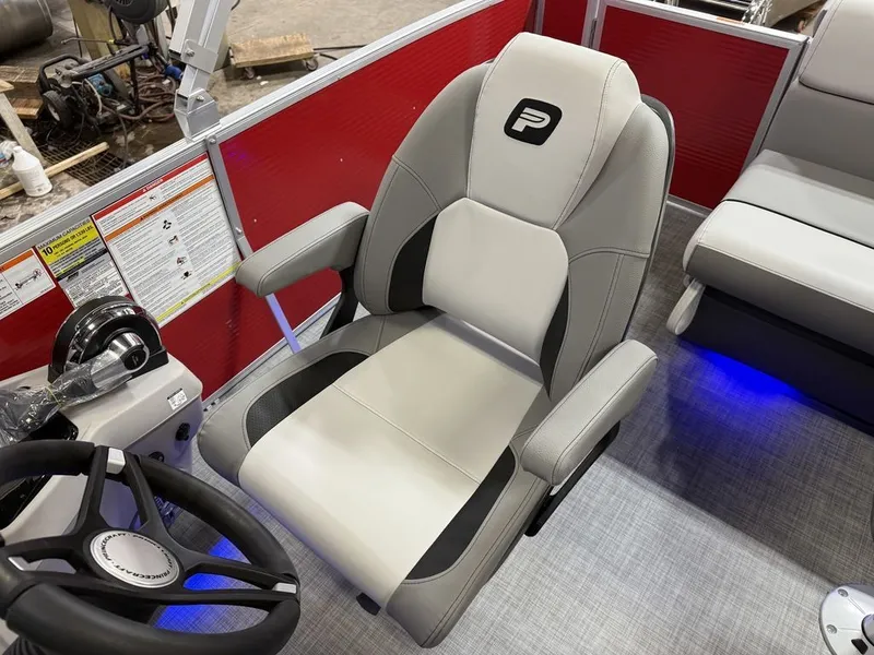 Slide: The Image of Princecraft Sportfisher 21-2S 2025 - 16