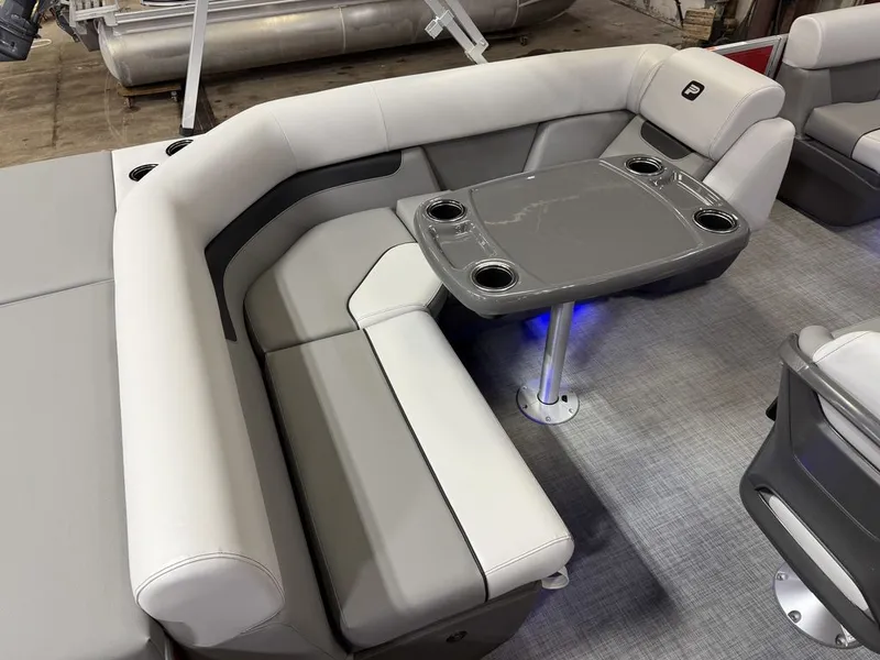 Slide: The Image of Princecraft Sportfisher 21-2S 2025 - 21