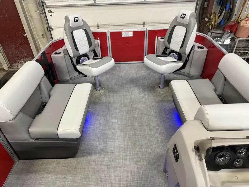 Slide: The Image of Princecraft Sportfisher 21-2S 2025 - 27