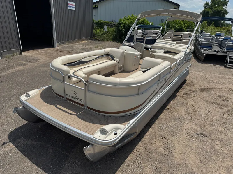 The Image of Bennington 2250RL 2004 - 1