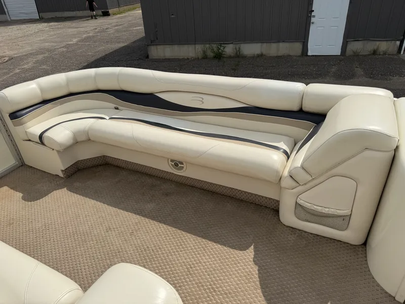 Slide: The Image of Bennington 2250RL 2004 - 11