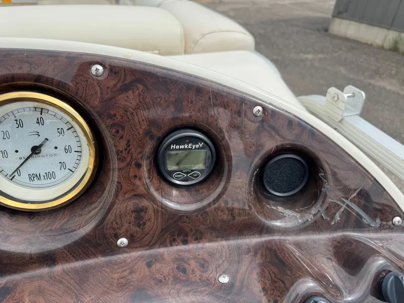 Slide: The Image of Bennington 2250RL 2004 - 21