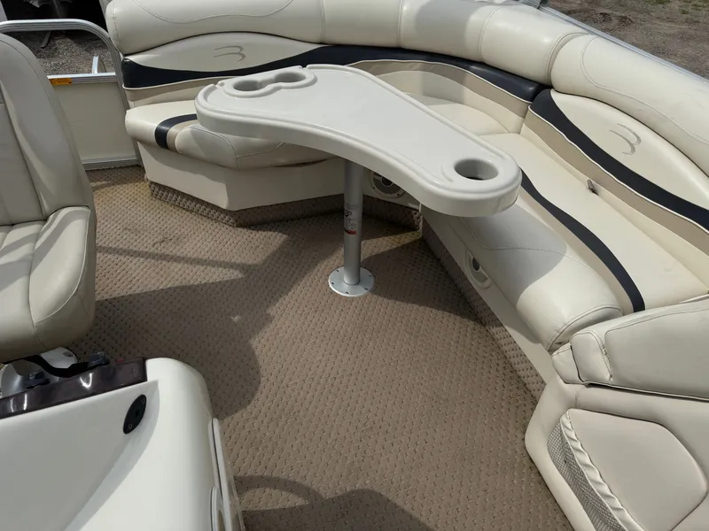 Slide: The Image of Bennington 2250RL 2004 - 30