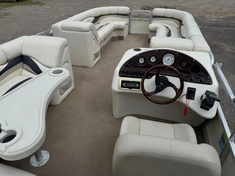 Slide: The Image of Bennington 2250RL 2004 - 4