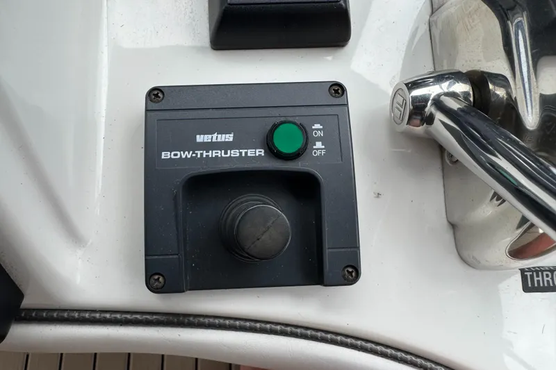 Slide: The Image of Control panel of a 2005 Sea Ray 420 Sedan Bridge bow thruster. - 30
