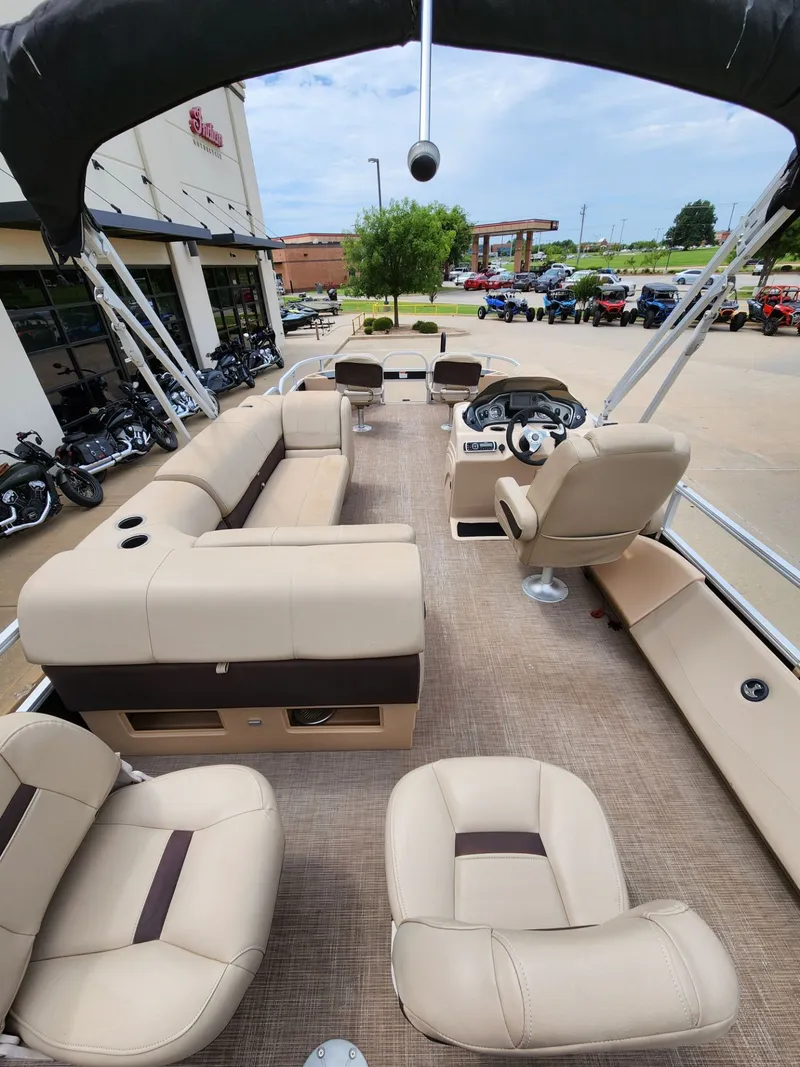 Slide: The Image of Sun Tracker Fishin' Barge 22 DLX 2019 - 12