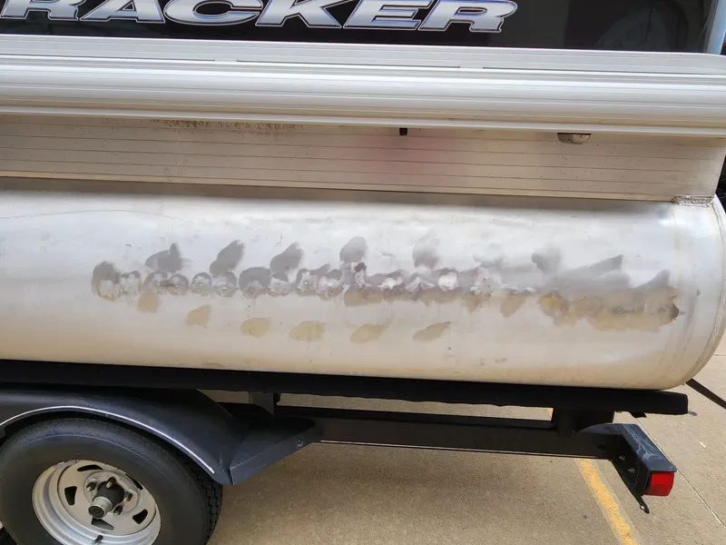 Slide: The Image of Sun Tracker Fishin' Barge 22 DLX 2019 - 23