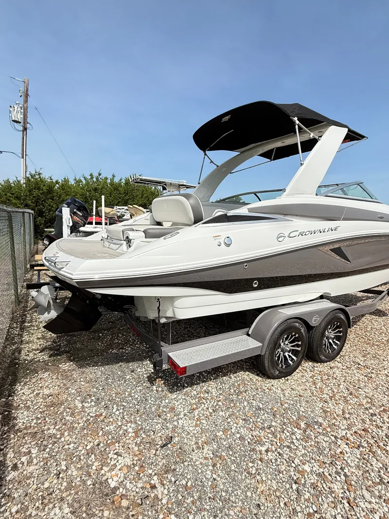 Slide: The Image of Crownline Boats Eclipse E255 2022 - 10