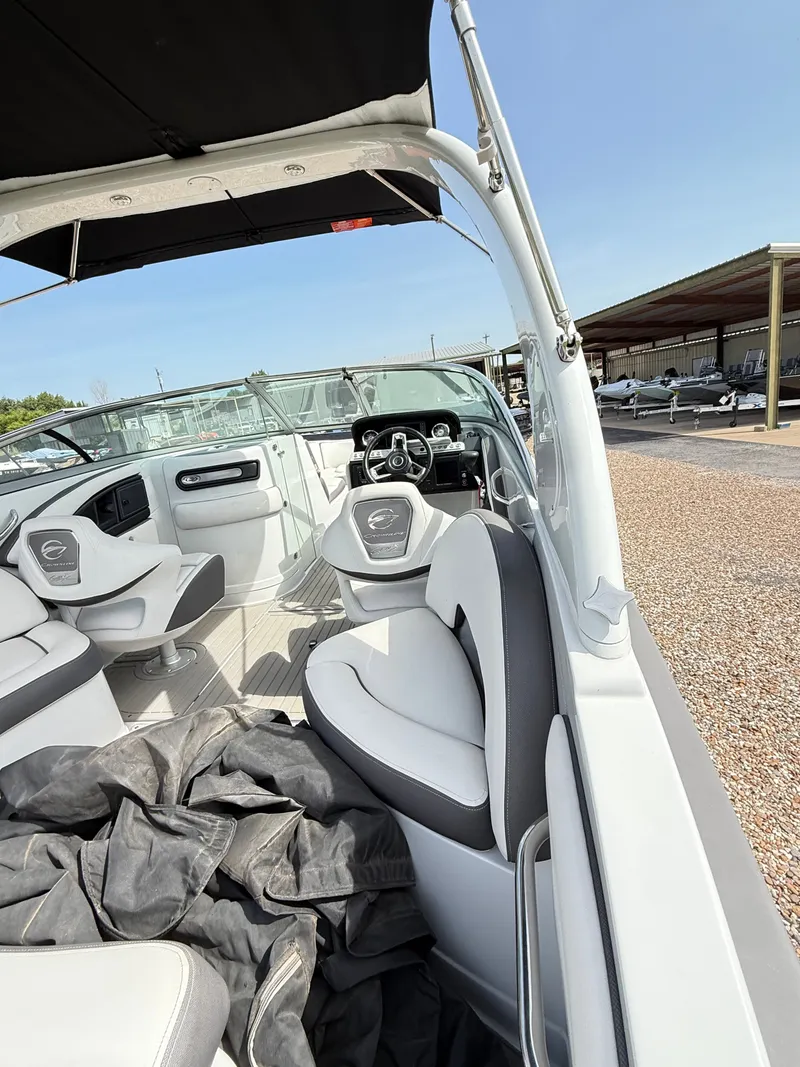 Slide: The Image of Crownline Boats Eclipse E255 2022 - 15