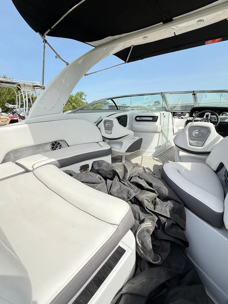 Slide: The Image of Crownline Boats Eclipse E255 2022 - 16