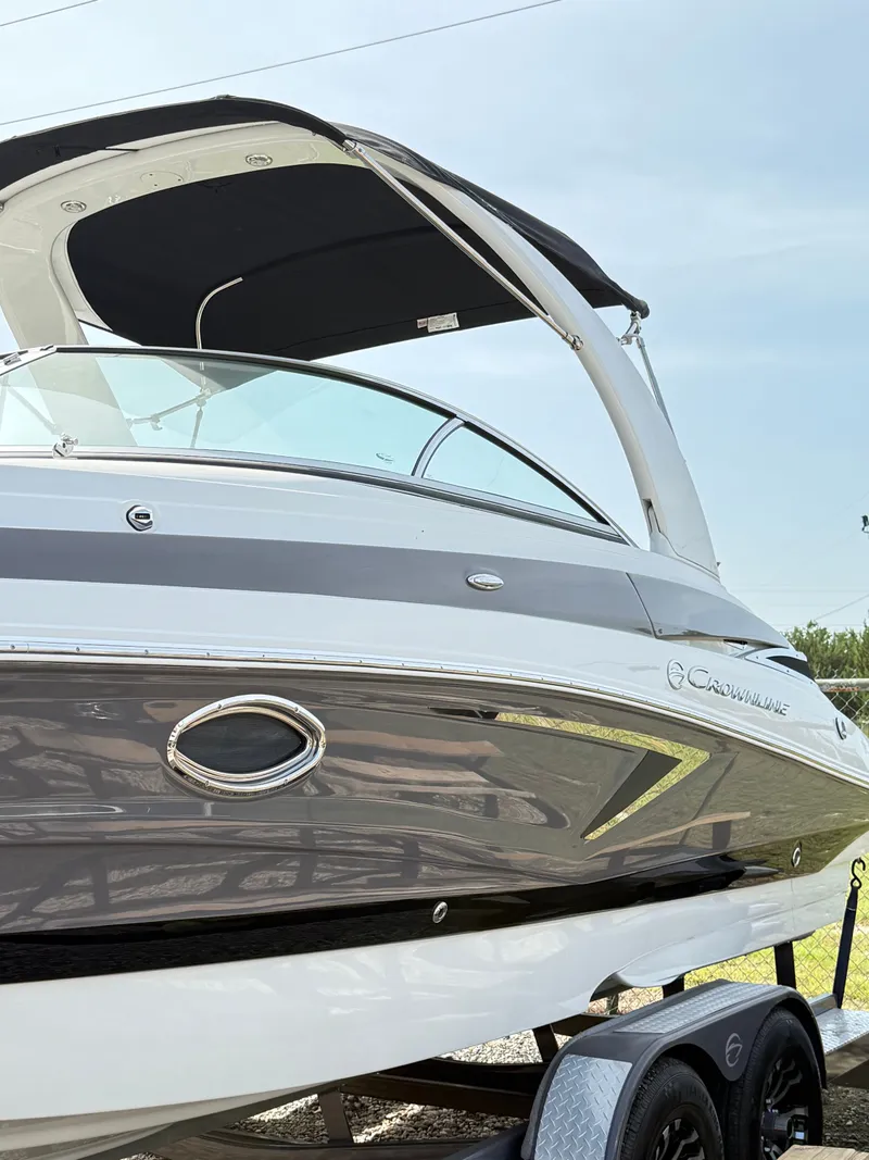 Slide: The Image of Crownline Boats Eclipse E255 2022 - 24
