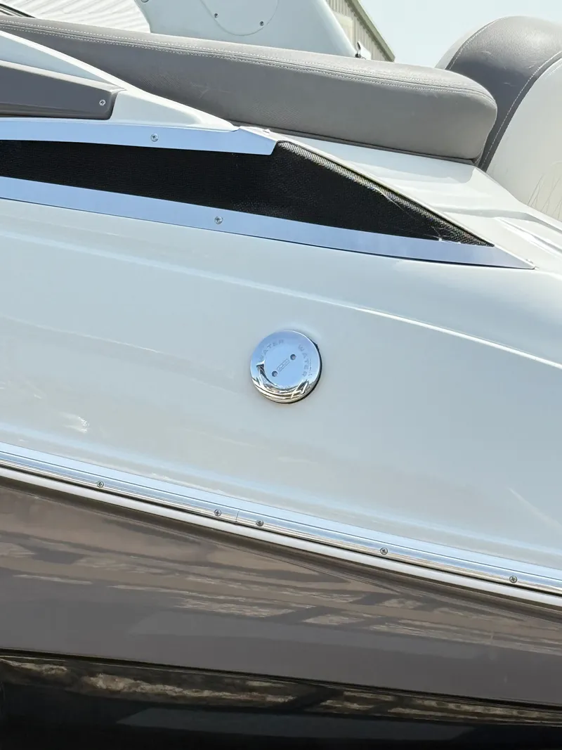 Slide: The Image of Crownline Boats Eclipse E255 2022 - 28