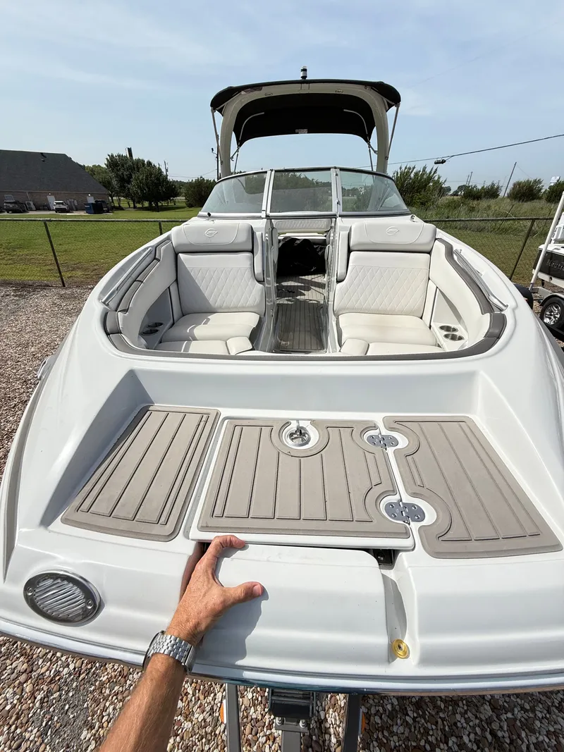 Slide: The Image of Crownline Boats Eclipse E255 2022 - 32