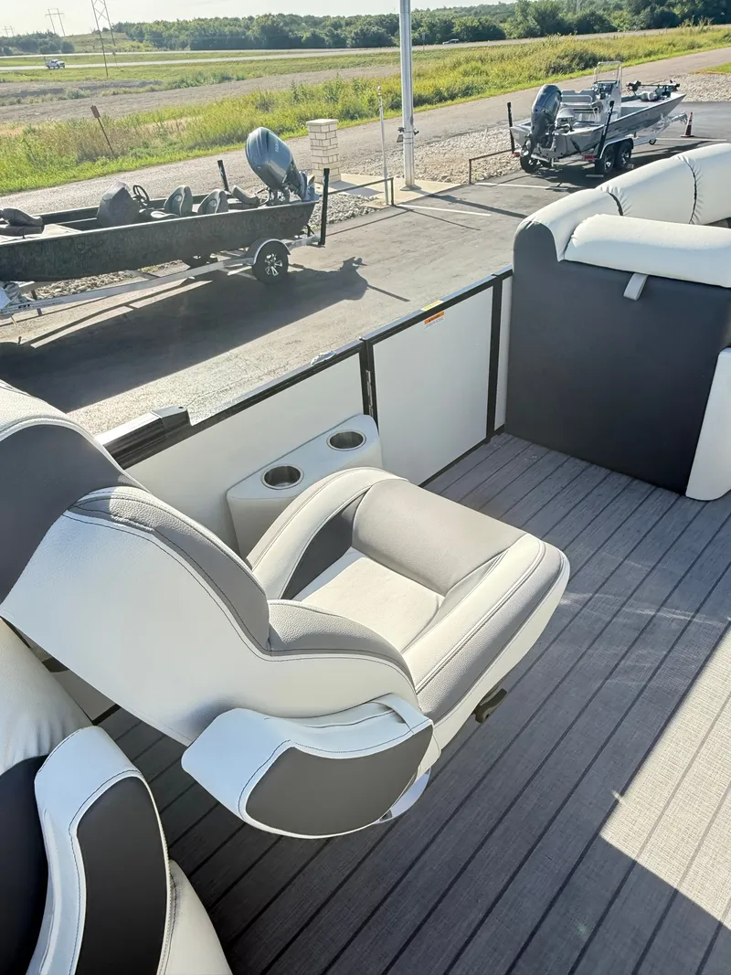 Slide: The Image of Veranda VR 22 RC 2026 - 28