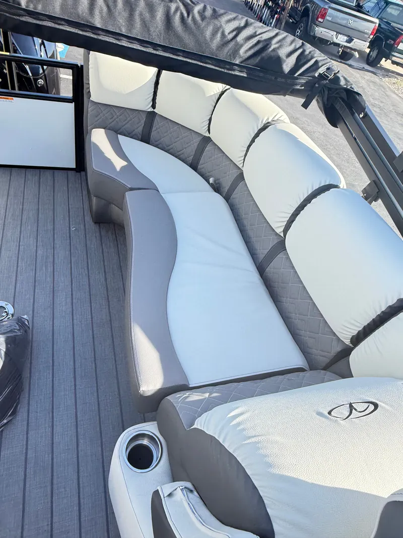 Slide: The Image of Veranda VR 22 RC 2026 - 30