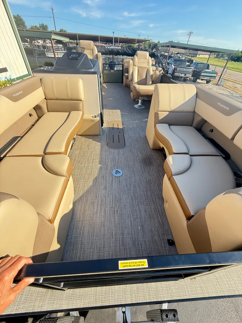 Slide: The Image of Veranda VR 22 RC 2026 - 14