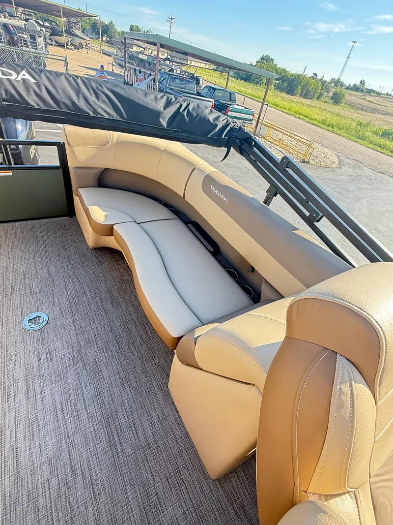 Slide: The Image of Veranda VR 22 RC 2026 - 29