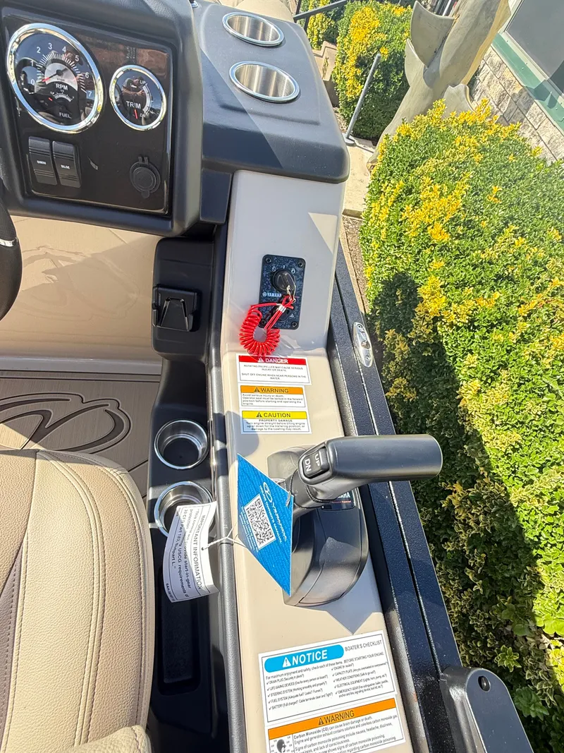 Slide: The Image of Veranda VR 22 RC W/XL PKG 2026 - 28