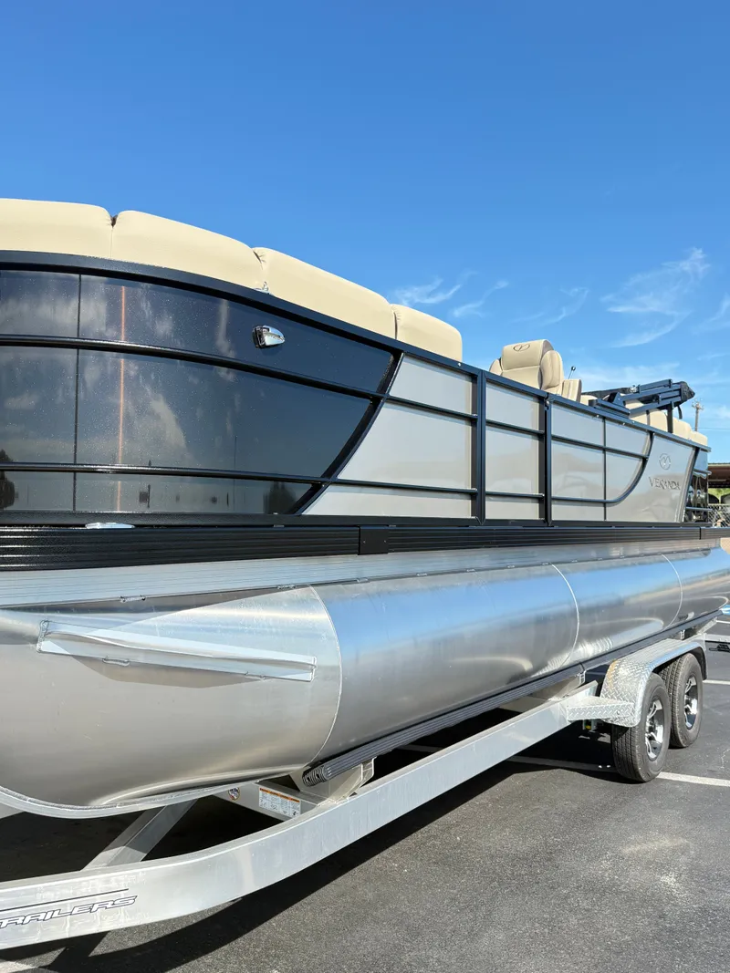 Slide: The Image of Veranda VR 22 RC W/XL PKG 2026 - 4