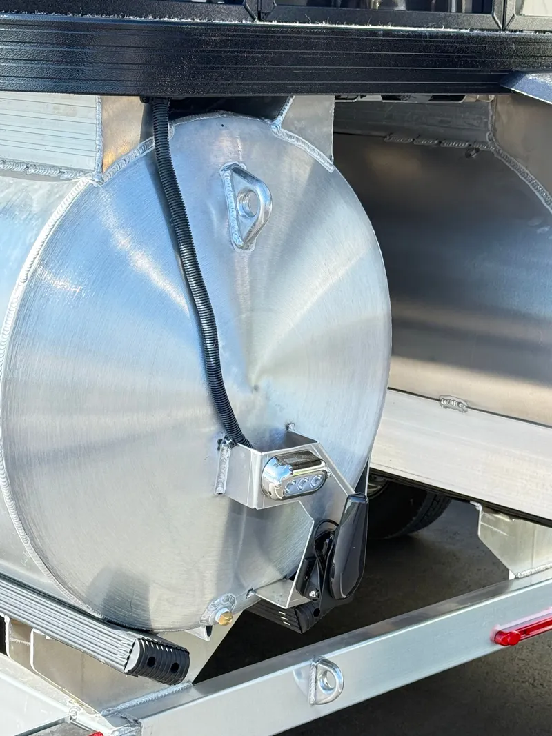 Slide: The Image of Veranda VR 22 RC W/XL PKG 2026 - 7