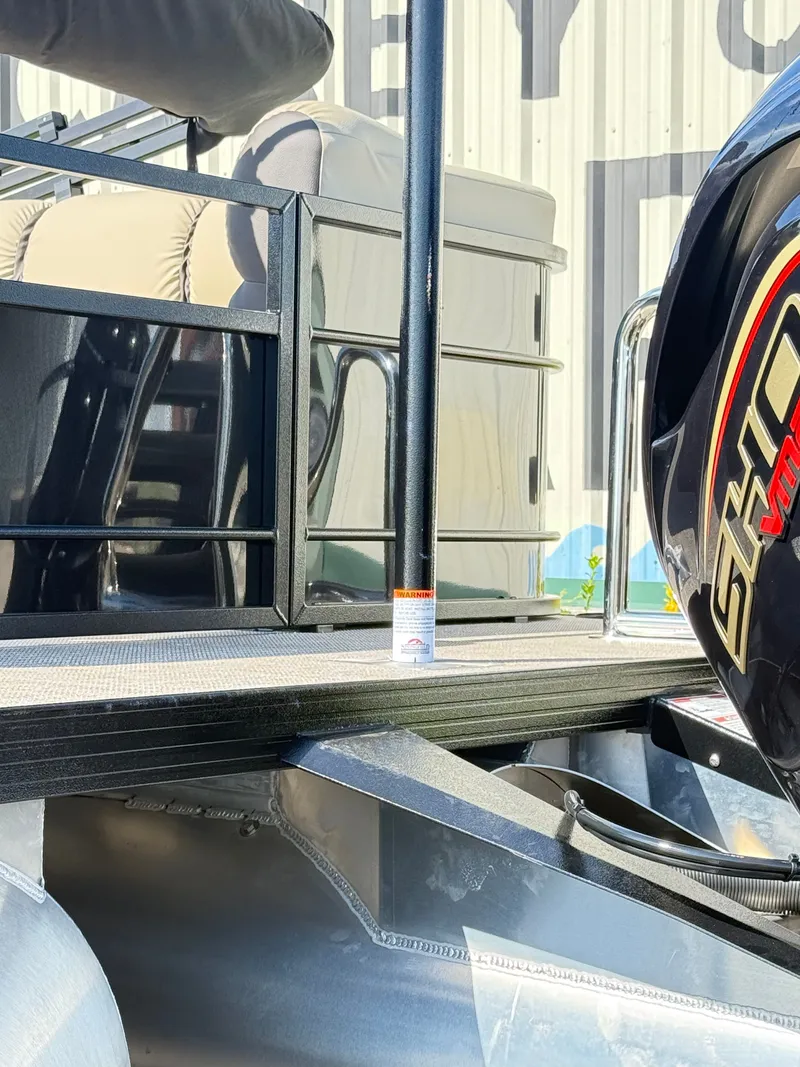 Slide: The Image of Veranda VR 22 RC W/XL PKG 2026 - 8