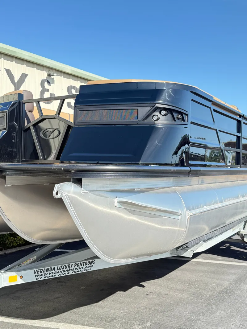 Slide: The Image of Veranda VX22RC PREMIUM 2026 - 11